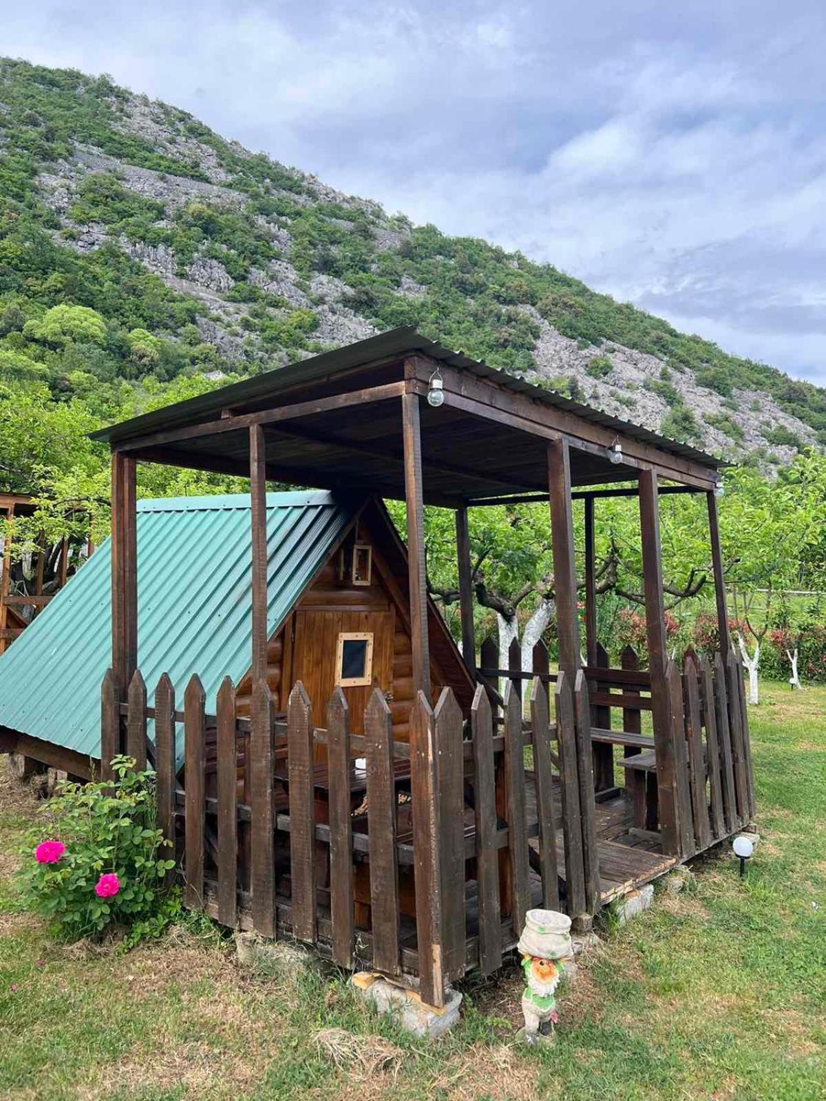 Camp Sunny Hills 호텔 비르파자르 외부 사진